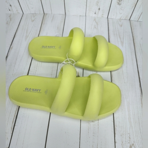 Old Navy Puff Slide Sandals - Picture 3 of 8